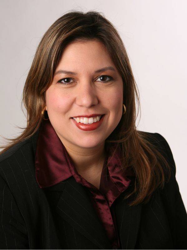 loida salmond headshot